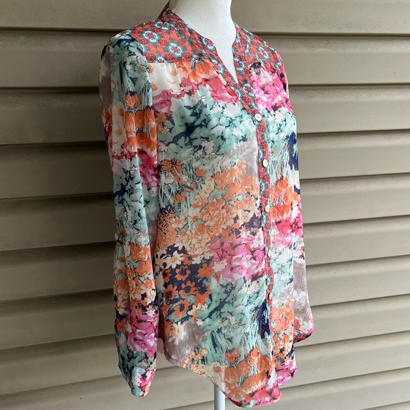 •Fig and Flower• Semi-Sheer Multi-Patterned Button Down Blouse - Size Medium - Picture 4 of 8